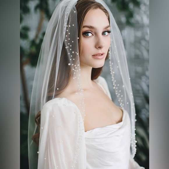 Short Pearl Beaded Wedding Veil main image 7